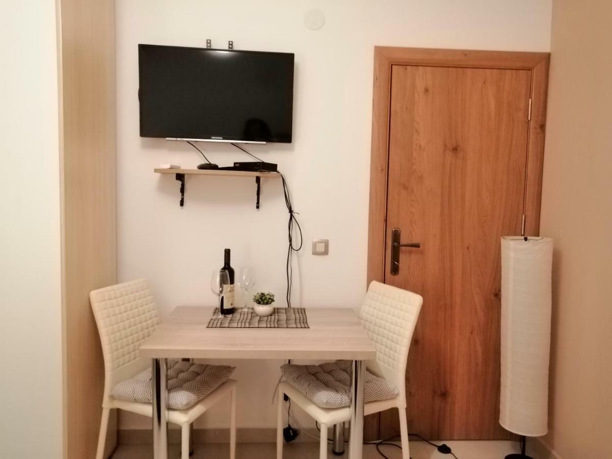 Studio Apartman Irena1 Биела Екстериор снимка